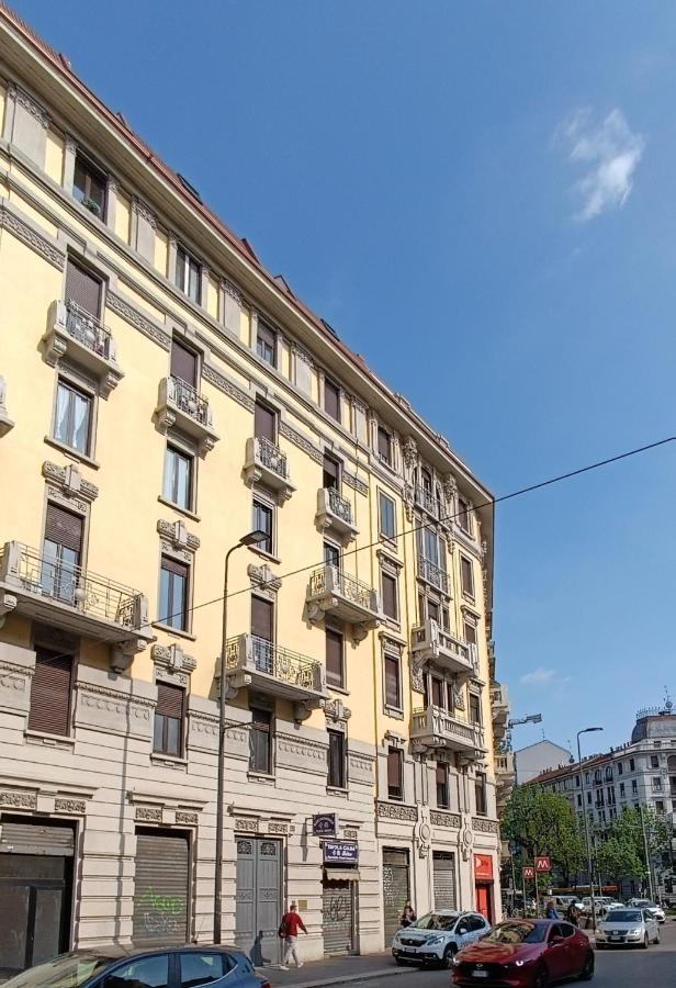 Appartamento Ross Quadrell - Milano Esterno foto